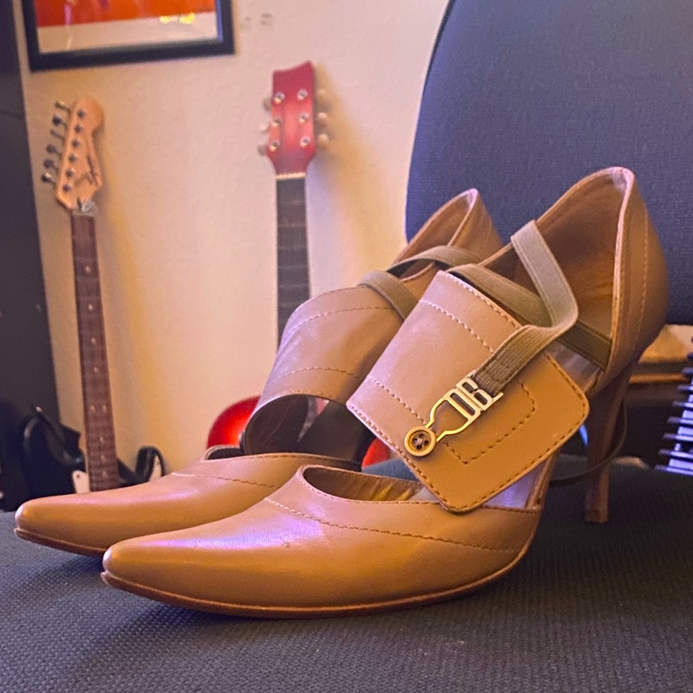 DIRK BIKKEMBERGS Khaki Leather Heels
